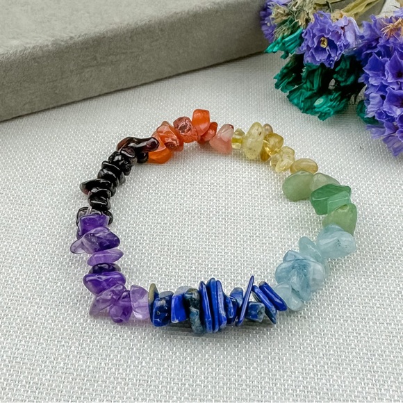 Chakra Crystal chip bracelet - Picture 4 of 10